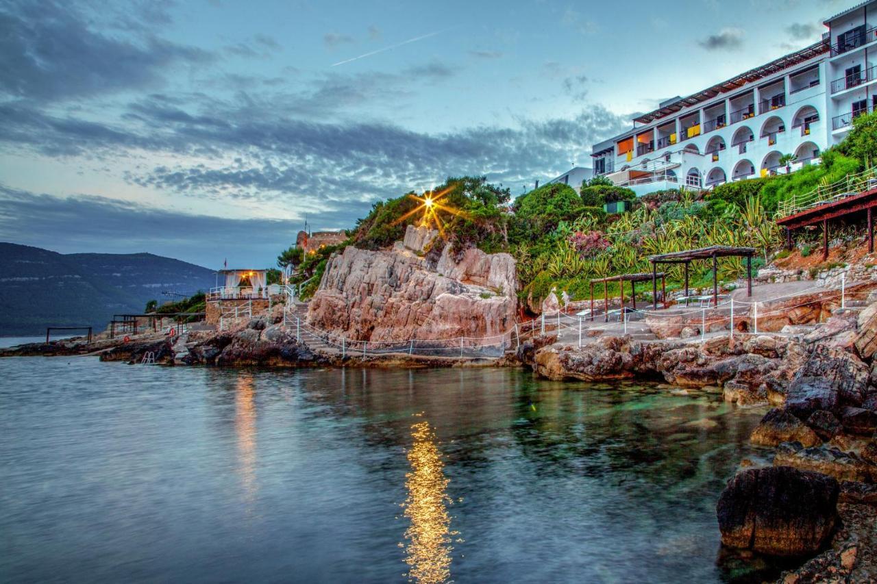 El Faro & Hotel 4*