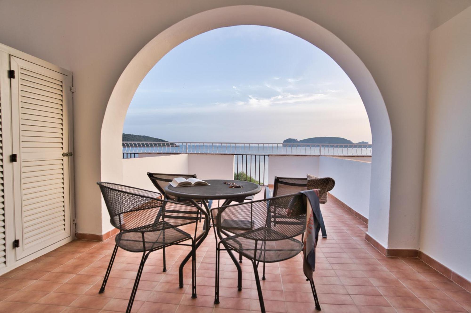 El Faro & Hotel 4*